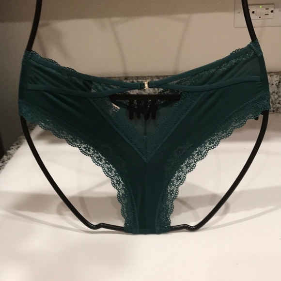 💖 Victoria’s Secret Sexy Cheeky Panty - Picture 4 of 7